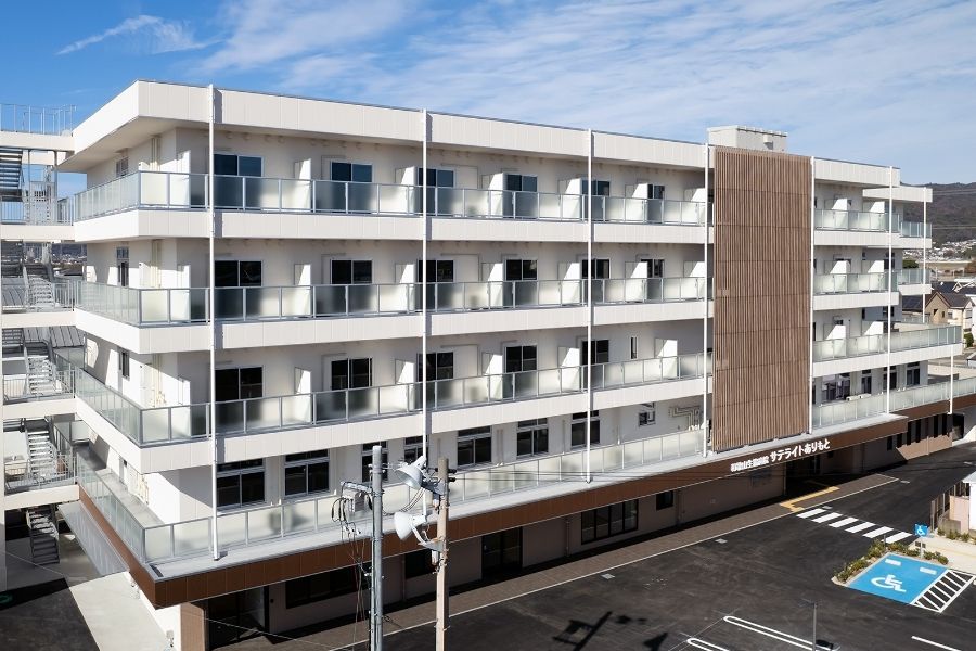 没有经验 OK [疗养院的护理人员] 提供轮班制度/资格获取支持