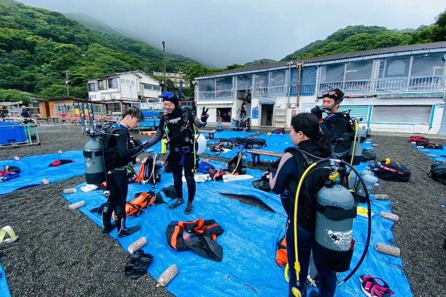 Falantes de chinês são bem-vindos [interpretação da loja de mergulho, atendimento ao cliente e operação do SNS] Marcas de funcionários em tempo integral disponíveis
