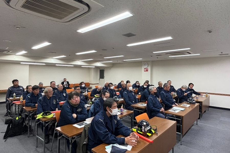 锦系町地区 [无经验欢迎/外国人入学] 交通指导日薪最高13,300日元！