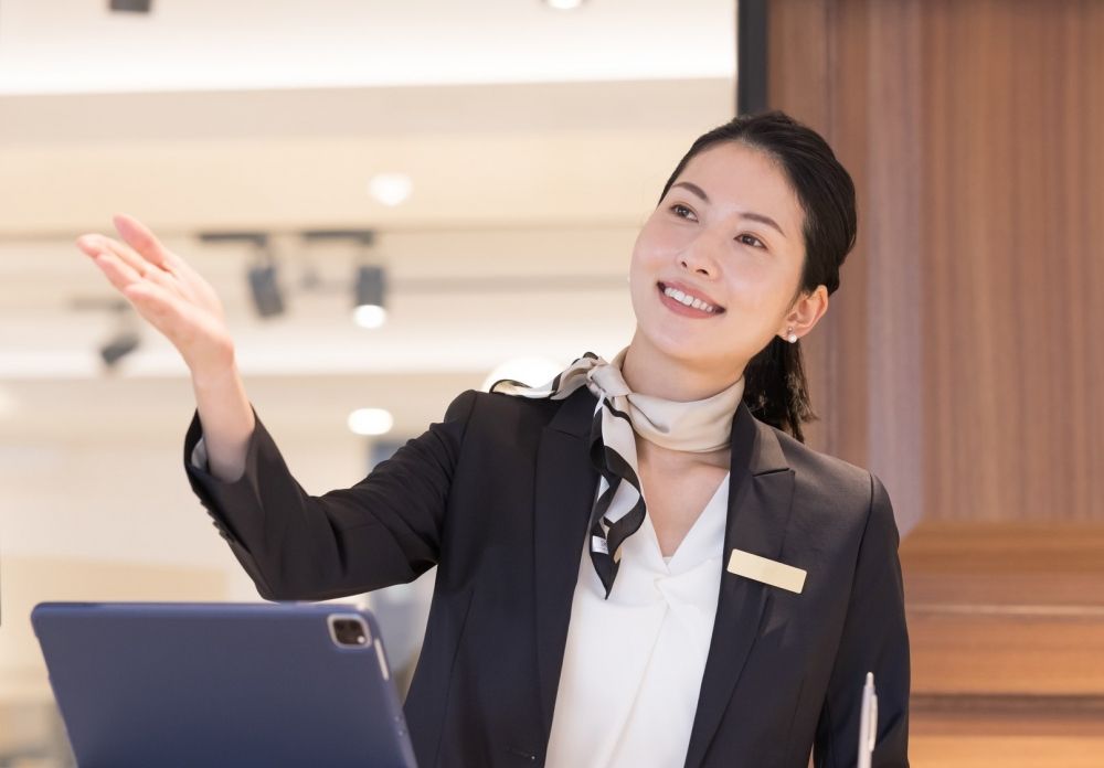 【請負・長期】英語インフォメーションスタッフ＠阪急うめだ本店（39875-3）