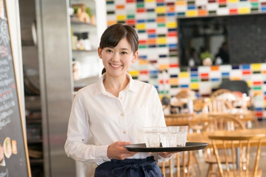 [N2 ou mais] [Funcionários do salão em restaurantes] Salário mensal de 230.000 ienes a 350.000 ienes