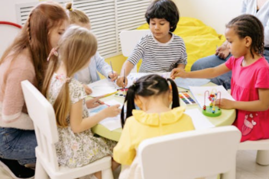 [Perto da estação de Kyoto] Inexperiente OK ✨ Procurando uma equipe de apoio à infância! Pode trabalhar 4 dias por semana