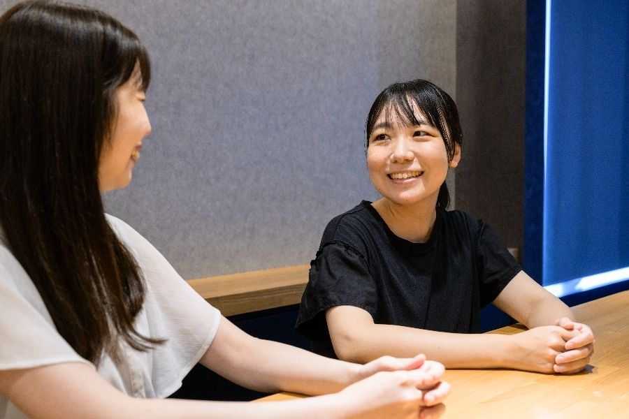 ■ 轻工 ■ 提供宿舍系统 ■ 周六和周日休息 ■ 每年休息 125 天 ■