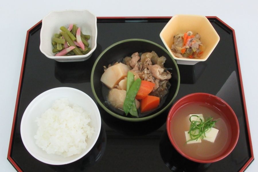 活跃的外国人 | 招聘烹饪/服务/清洁人员 | Makanai 可用 | 没有经验也可以