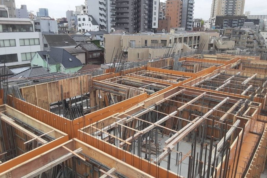 Empregado em tempo integral [salário mensal de 300.000 a 500.000, sem transferência] equipe de montagem de fôrma/Saitama Kawaguchi