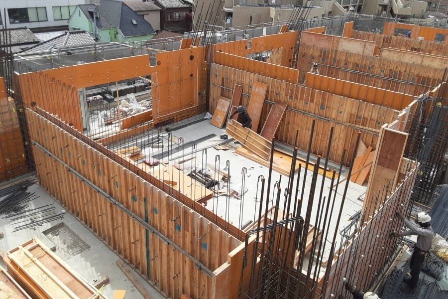 Empregado em tempo integral [salário mensal de 300.000 a 500.000, sem transferência] equipe de montagem de fôrma/Saitama Kawaguchi