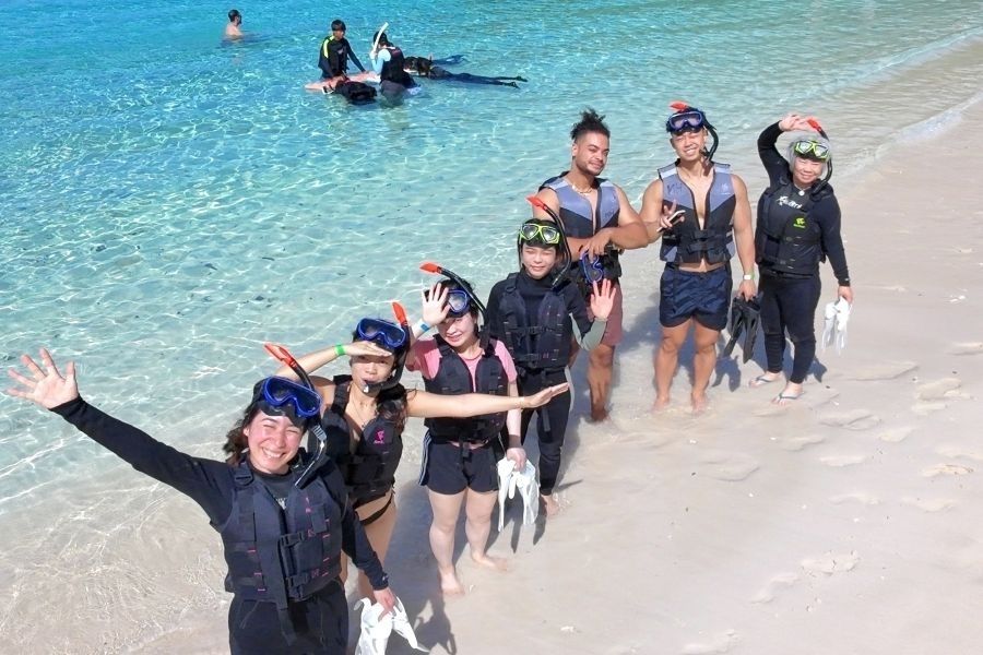 Bem-vindo ao N4 [recursos humanos estrangeiros ativos] Recrutando guias de snorkel e equipe de turismo em uma ilha remota em Okinawa!