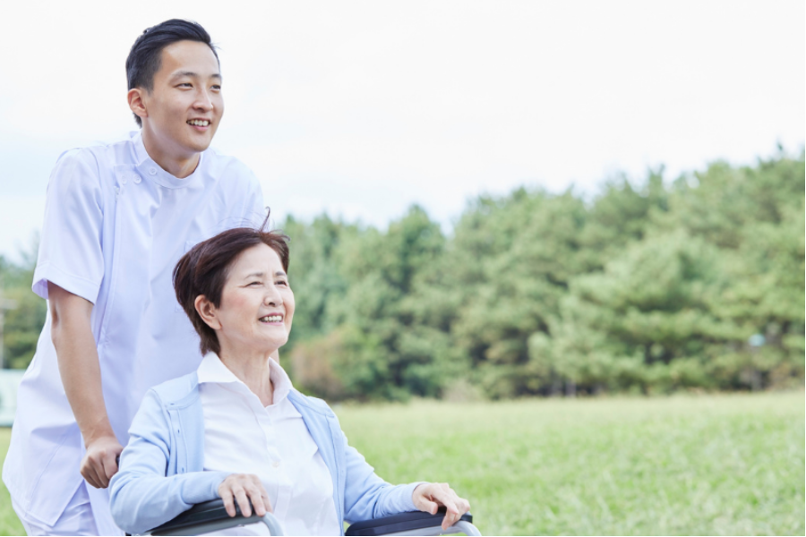 Recebemos aqueles que estão próximos aos usuários e aqueles que estão interessados no tratamento da demência