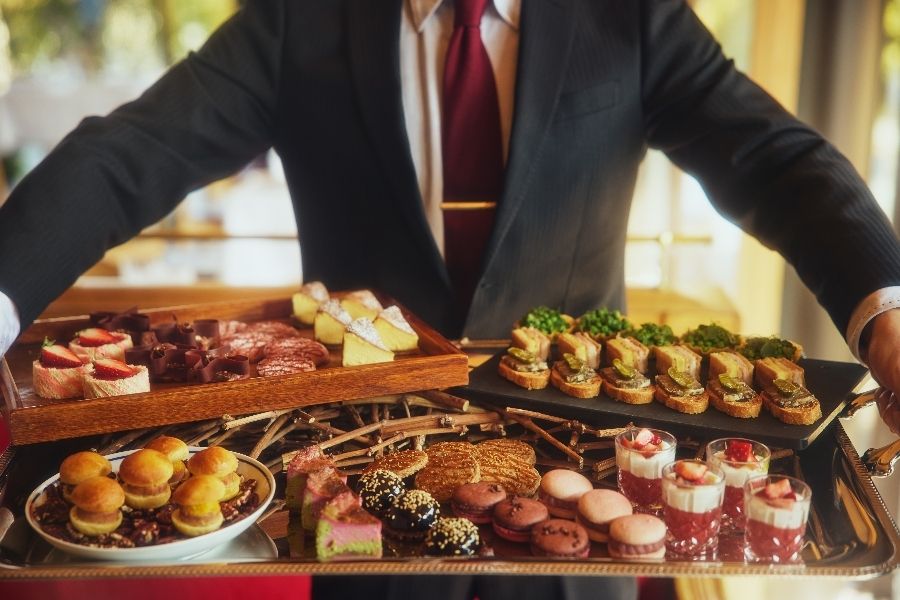 Somente funcionários em tempo integral e pessoas experientes [salário mensal de 255.000 e mais] Funcionários da Patissier que decoram o melhor dia de suas vidas