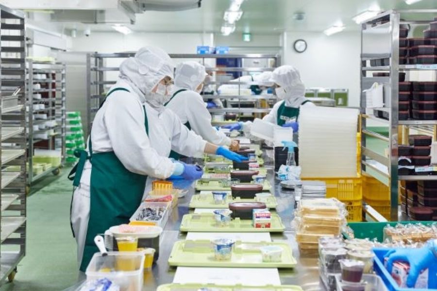 活跃的外国人 | 招聘烹饪/服务/清洁人员 | Makanai 可用 | 没有经验也可以