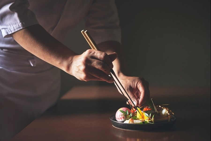 Full-time employees/experienced people [monthly salary 275,000 and up] cooking staff who make food for the best day of their lives