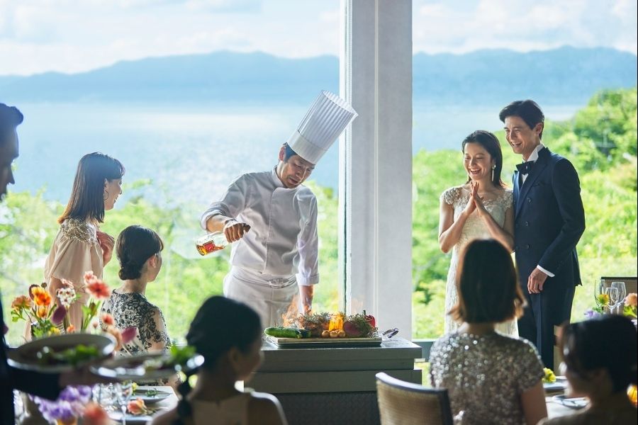 Funcionários em tempo integral/pessoas experientes [salário mensal de 275.000 ou mais] equipe de cozinha que prepara comida para o melhor dia de suas vidas