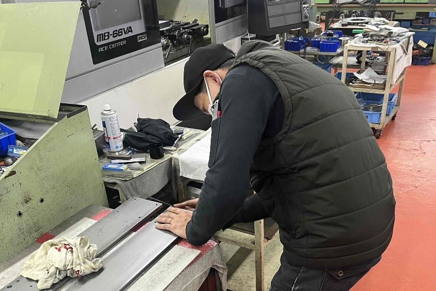 Osaka area [inexperienced OK] machine operator/dormitory available/can live for 25,000 yen rent