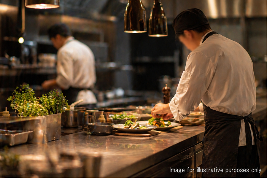 Looking for cooking support staff at a hotel near the airport!