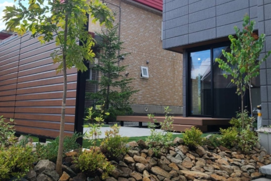 Daily wage: 12,000 yen ~ [exterior construction work staff] inexperienced OK/travel expenses can be supported