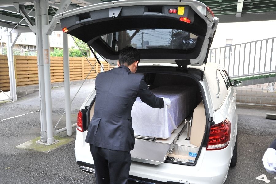 Monthly salary of 300,000 yen or more [funeral transport driver] no transfer/day shift only @小田栄ホール