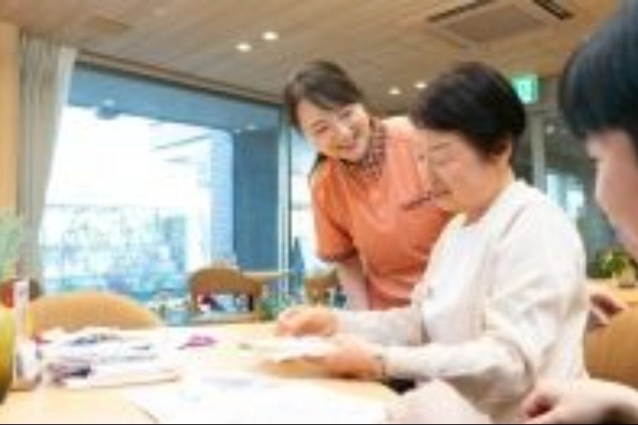 【東京・武蔵野|働きながら無料で介護の資格が取れます!未経験歓迎!(契約社員)】