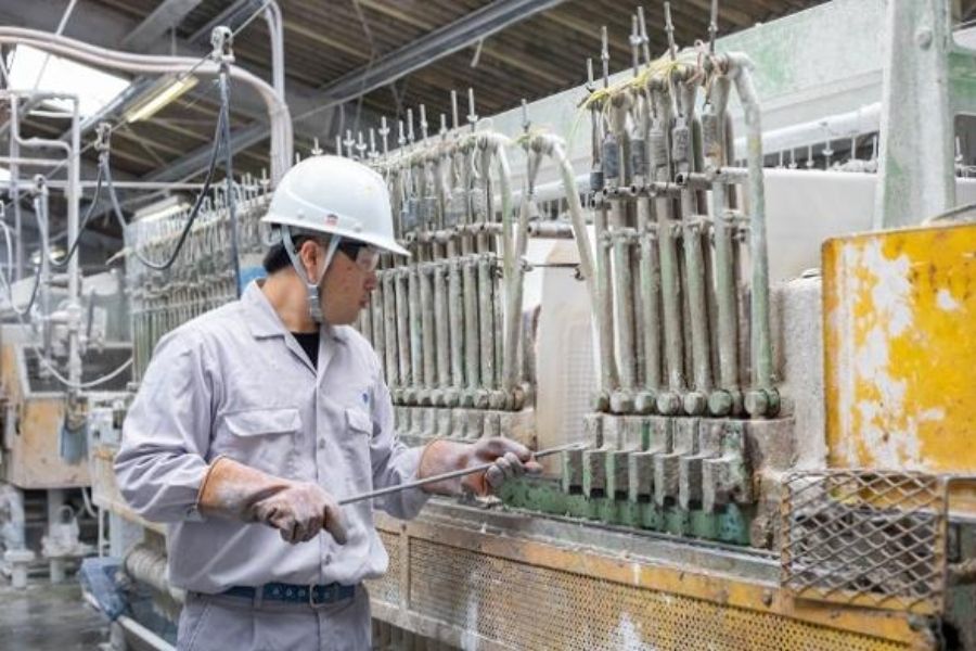 [Limited job offer] N3 and above welcome [Male] [Powder Processing Operator] High hourly wage 1,400 yen ~
