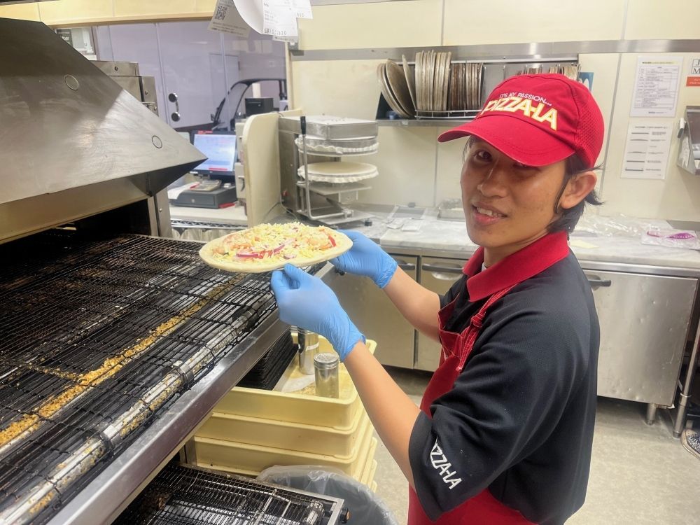 ピザーラ芝公園店★店舗スタッフ★未経験者歓迎★外国人スタッフ活躍中!!★