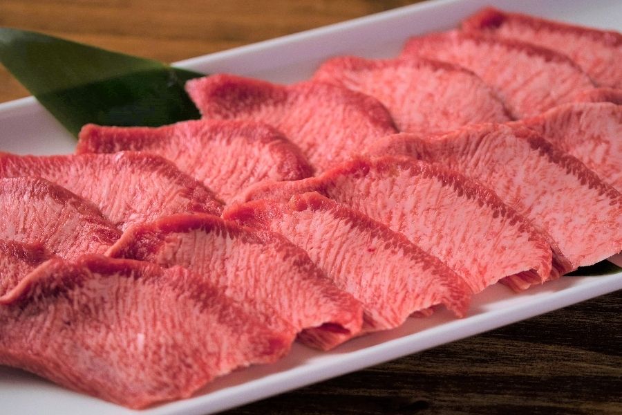 There is a bribe! No difficult jobs [yakiniku restaurant staff] W work OK/salary increase available