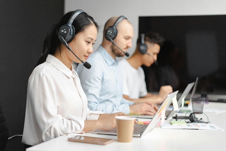 We are looking for English & Japanese bilinguals! Call center starting 2 hours a week and 3 hours a day