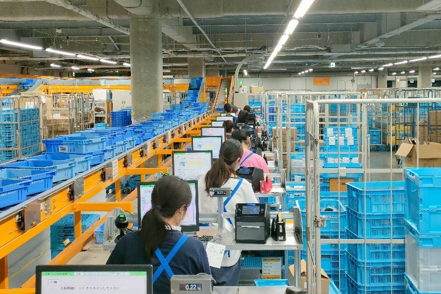 Monthly income of 200,000 yen or more is possible [foreign human resources active] full time/light work staff in warehouses