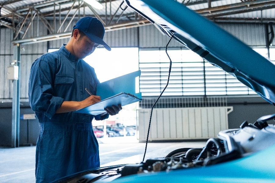 Mecânico de automóveis em uma grande empresa de logística [renda mensal de 440.000 ienes ou mais permitida] salário por hora de 1600 ienes a 2.000 ienes ♪