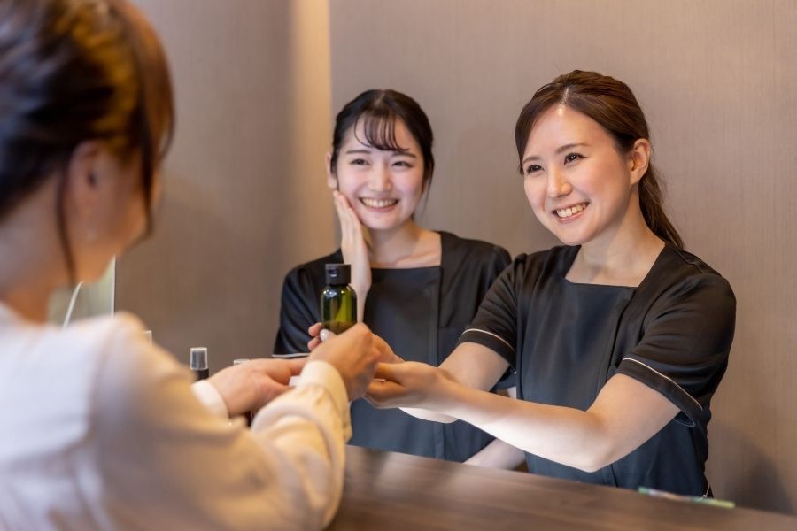 [Alta taxa horária de 1500 ienes] Loja isenta de impostos do Aeroporto de Narita Paul & Joe Beauty Staff/ Suporte completo para vistos