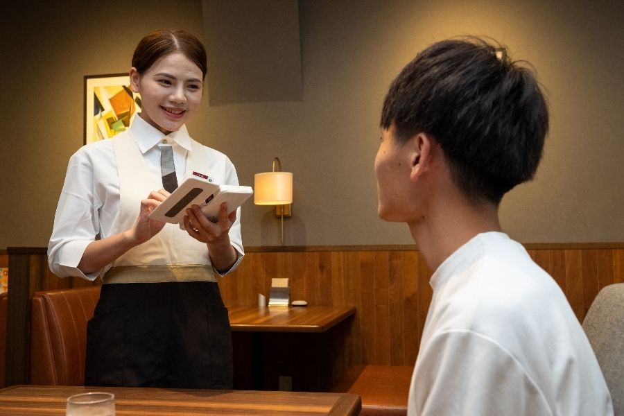 Pessoas com vistos permanentes de residência/residência/cônjuge são bem-vindas ☆ Restaurante (Takenotsuka), onde você pode aprender um atendimento ao cliente de alta qualidade