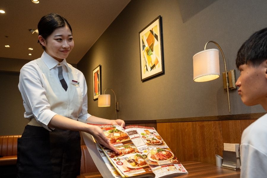 Estamos procurando pessoas que falem japonês ☆ Eu posso aprender hospitalidade! Salão do restaurante (Tateishi)