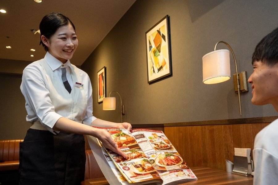 Estamos procurando pessoas que saibam falar japonês! N3 - Salão de restaurante de boas-vindas (Hikarigaoka)