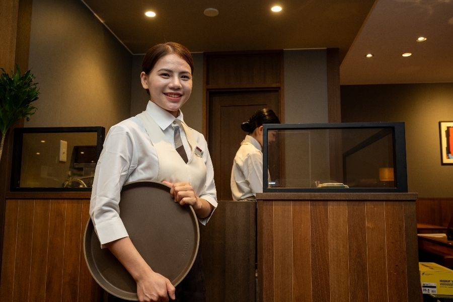 1 minuto a pé da estação ☆ Qualquer pessoa que saiba falar japonês está bem! Restaurant Hall (Estação Wako)