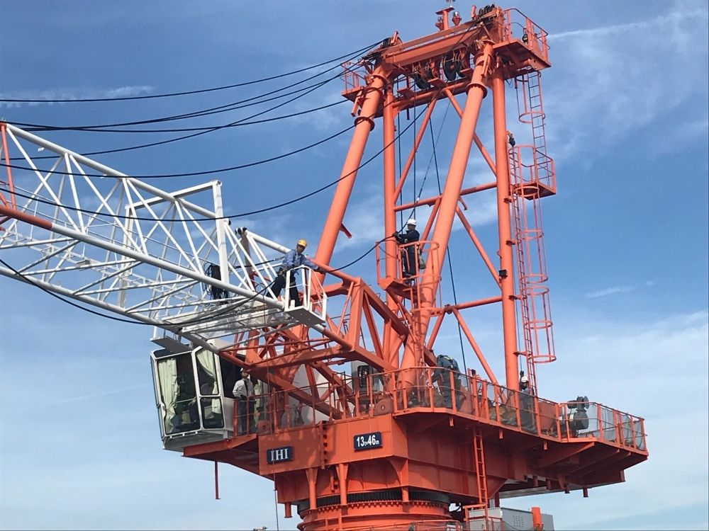 Funcionários em tempo integral e estrangeiros são bem-vindos [trabalhando em Tóquio/OK inexperiente] Equipe de campo construindo edifícios famosos (empregos de avião)