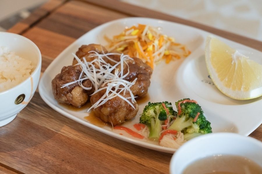 [Tokyo/ Kanagawa] Nhân viên trợ lý nấu ăn tại các trường mẫu giáo được ủy quyền | Chào mừng thiếu kinh nghiệm/4 giờ một ngày ~ OK