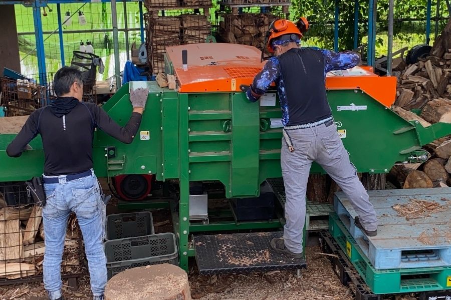 OK [nhân viên sản xuất củi] chưa có kinh nghiệm xử lý vật liệu tự nhiên/nghỉ 2 ngày mỗi tuần/hỗ trợ cải thiện kỹ năng có sẵn