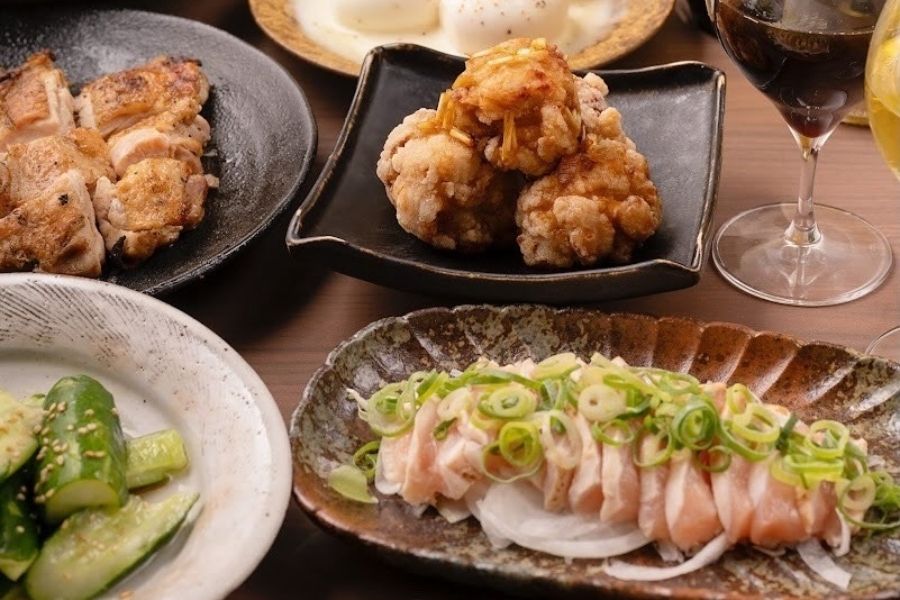 International Students Welcomed/Yakitori Izakaya Hall Staff at Tenmabashi Station, Osaka/OK from the evening/Makanai available
