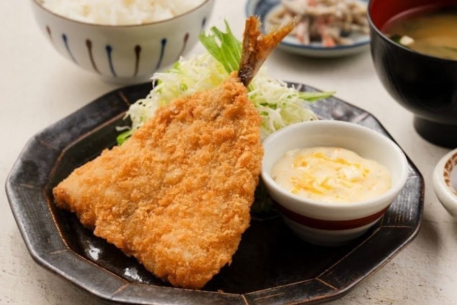 Active recruitment of foreigners [5 days a week, with full-time employee appointments] Yakitori Izakaya Hall staff in Tenmabashi, Osaka