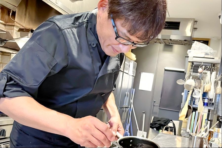 Estrangeiros ativos [hotel resort Minami Aso] funcionários do restaurante/selecionáveis de manhã e à noite