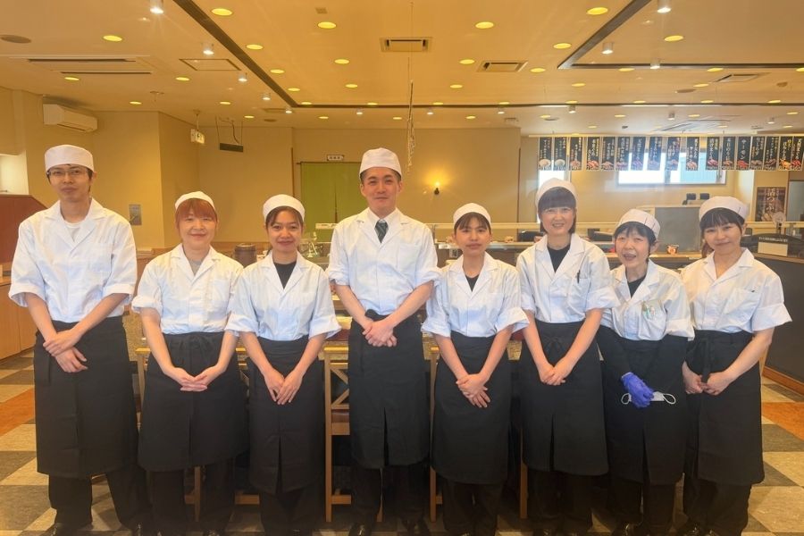 Trabalho de liderança em um popular destino turístico de sushi em esteira rolante (pagamento total de 250.000 ienes ~)