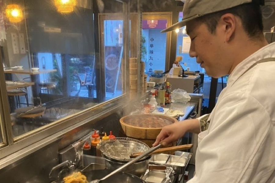 Equipe da cozinha [ao lado da estação de Osaka/Umeda] Popular bar chinês/Estrangeiros bem-vindos/Piercings na cor do cabelo OK
