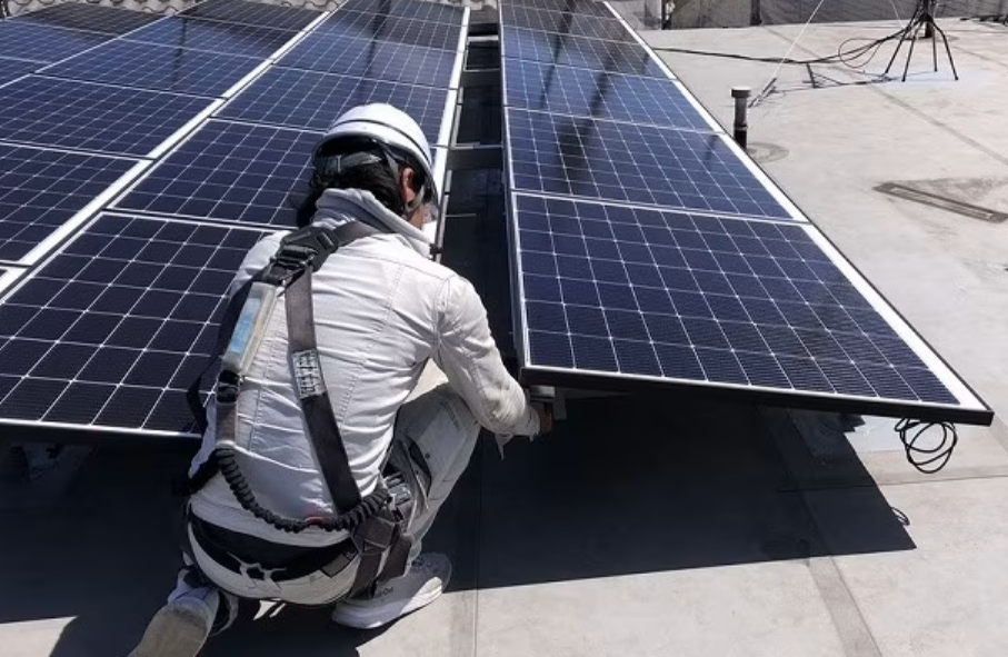 [Alojamento em dormitório/empresa disponível] Encontros de funcionários em tempo integral disponíveis! Alto salário, mesmo se você não tiver experiência na montagem de painéis solares/