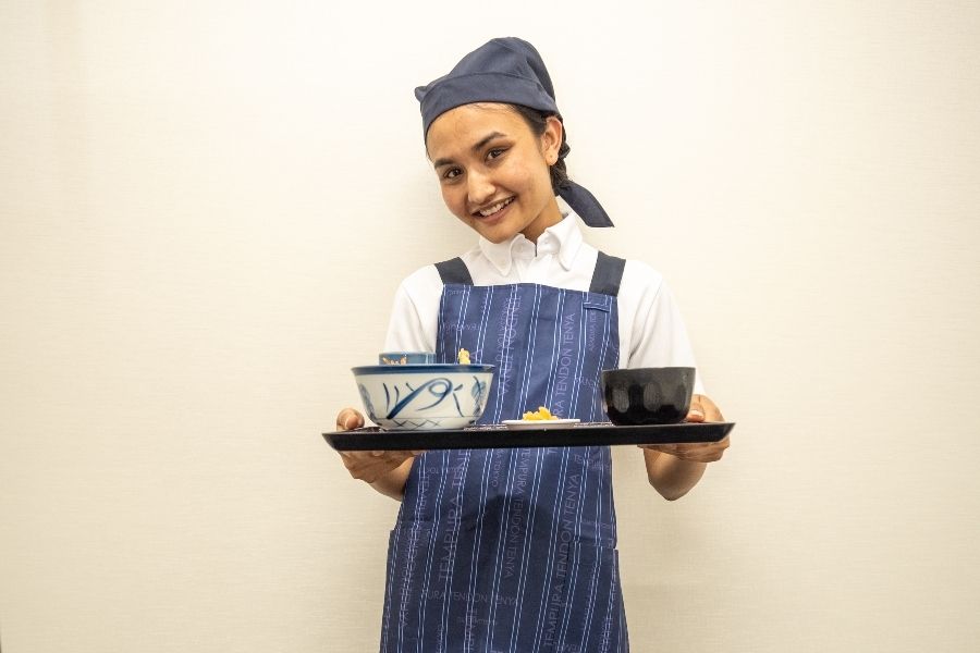 Meu japonês melhorou muito! Se você quiser tempura, este é o lugar! Comece a trabalhar com tranquilidade em uma grande empresa
