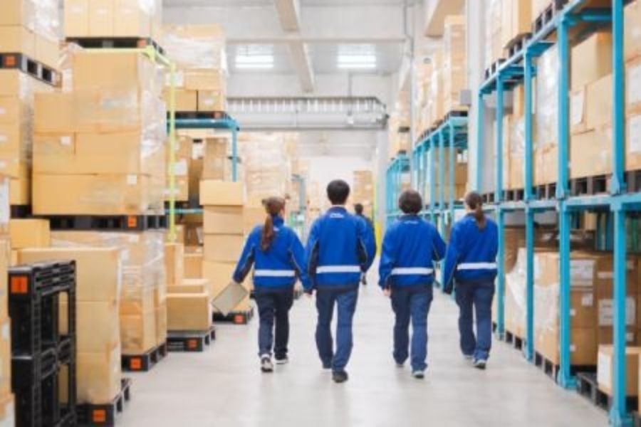 Equipe de empilhadeira (trabalho em armazém) funcionário em tempo integral/125 dias/licença anual/salário mensal 250.000 ienes ~
