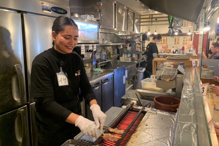 Recursos humanos estrangeiros ativos [Saitama/emprego de meio período] Equipe de alimentos e bebidas no popular izakaya “Kaburaya” /turno noturno