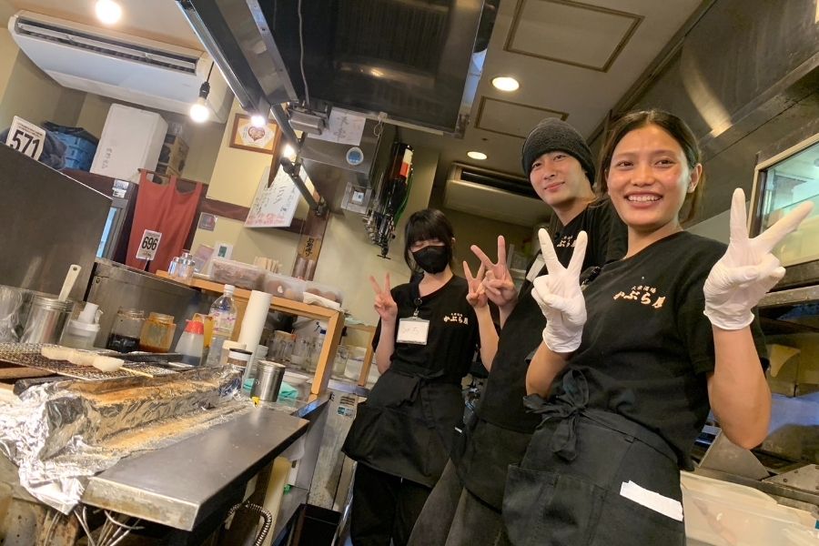 Recursos humanos estrangeiros ativos [Tóquio/Kojiya/emprego de meio período] Equipe de alimentos e bebidas no popular izakaya “Kaburaya”