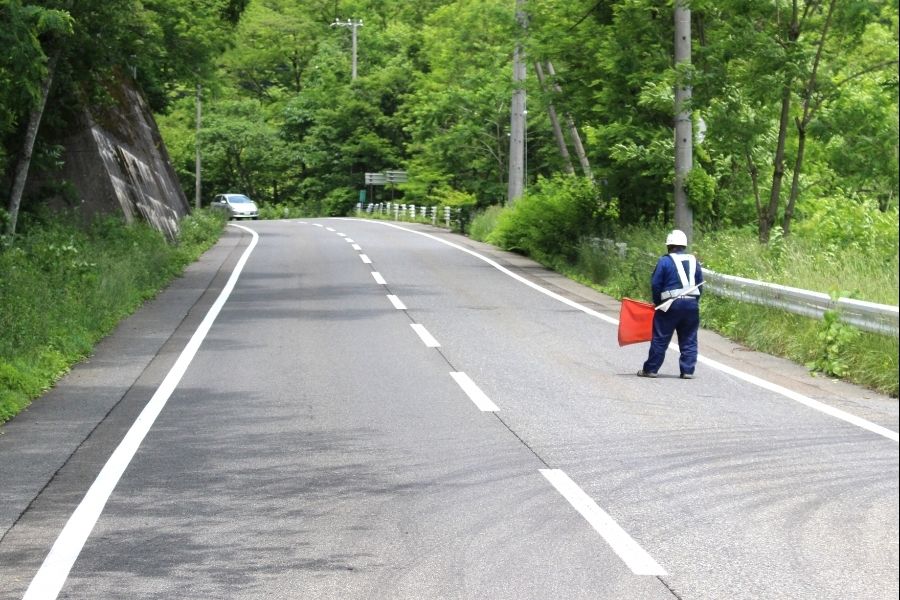 Funcionário em tempo integral [área de Kusatsu] inexperiente OK/equipe de segurança de orientação de trânsito/dinheiro de boas-vindas para ingressar na empresa