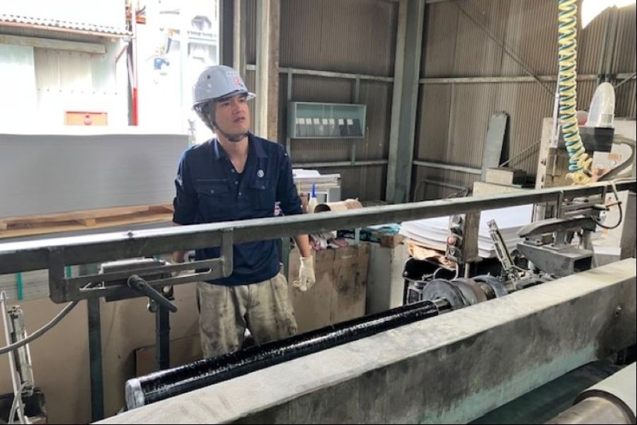 Cidadãos vietnamitas são bem-vindos [trabalhando em Saitama, recrutando funcionários em tempo integral] equipe/bônus de fabricação de material impermeável duas vezes por ano