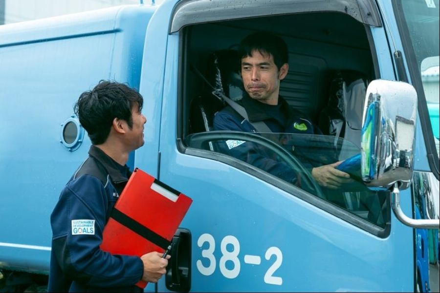 [É necessária carteira de motorista regular] Motorista de coleta de lixo de Kyoto/inexperiente OK/com bônus/2 dias de folga por semana