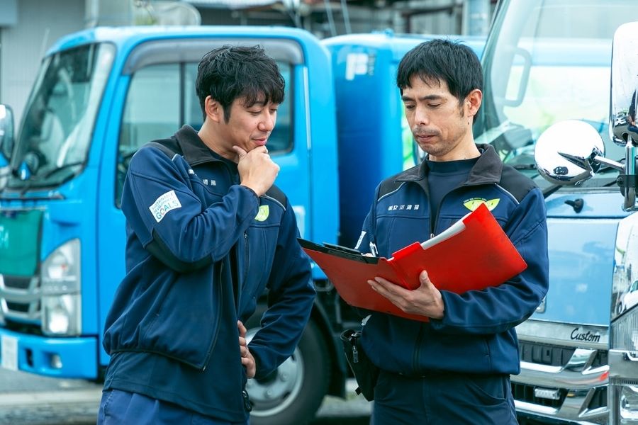 [É necessária carteira de motorista regular] Motorista de coleta de lixo de Kyoto/inexperiente OK/com bônus/2 dias de folga por semana