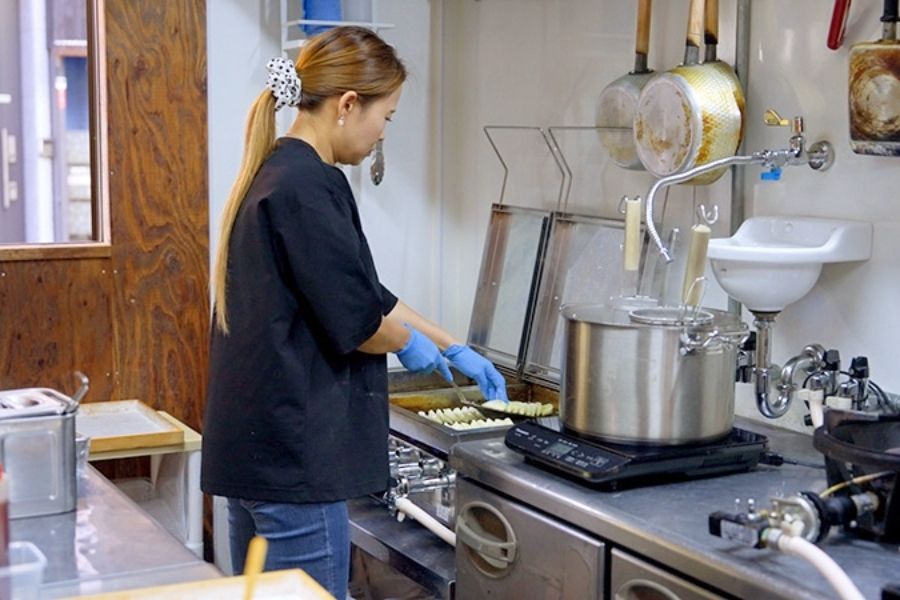 Estudantes internacionais são bem-vindos · Ao lado da estação Takatsuki [2 dias por semana, 3 horas por dia OK] Inexperiente OK! Funcionários da loja Gyoza